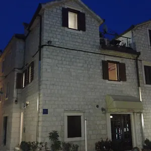 House Ivancic-free Parking Guest house Trogir