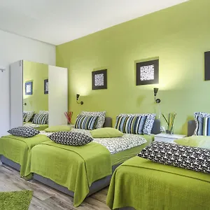 Center & Guest house Pula